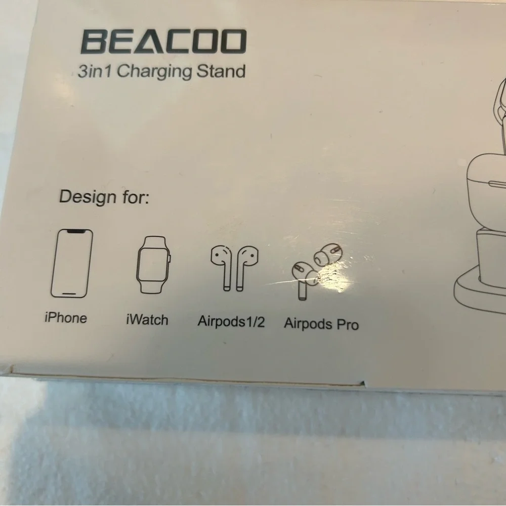 Beacoo NWT Amazon 3 in 1 charging station iPhone Apple Watch and AirPods black